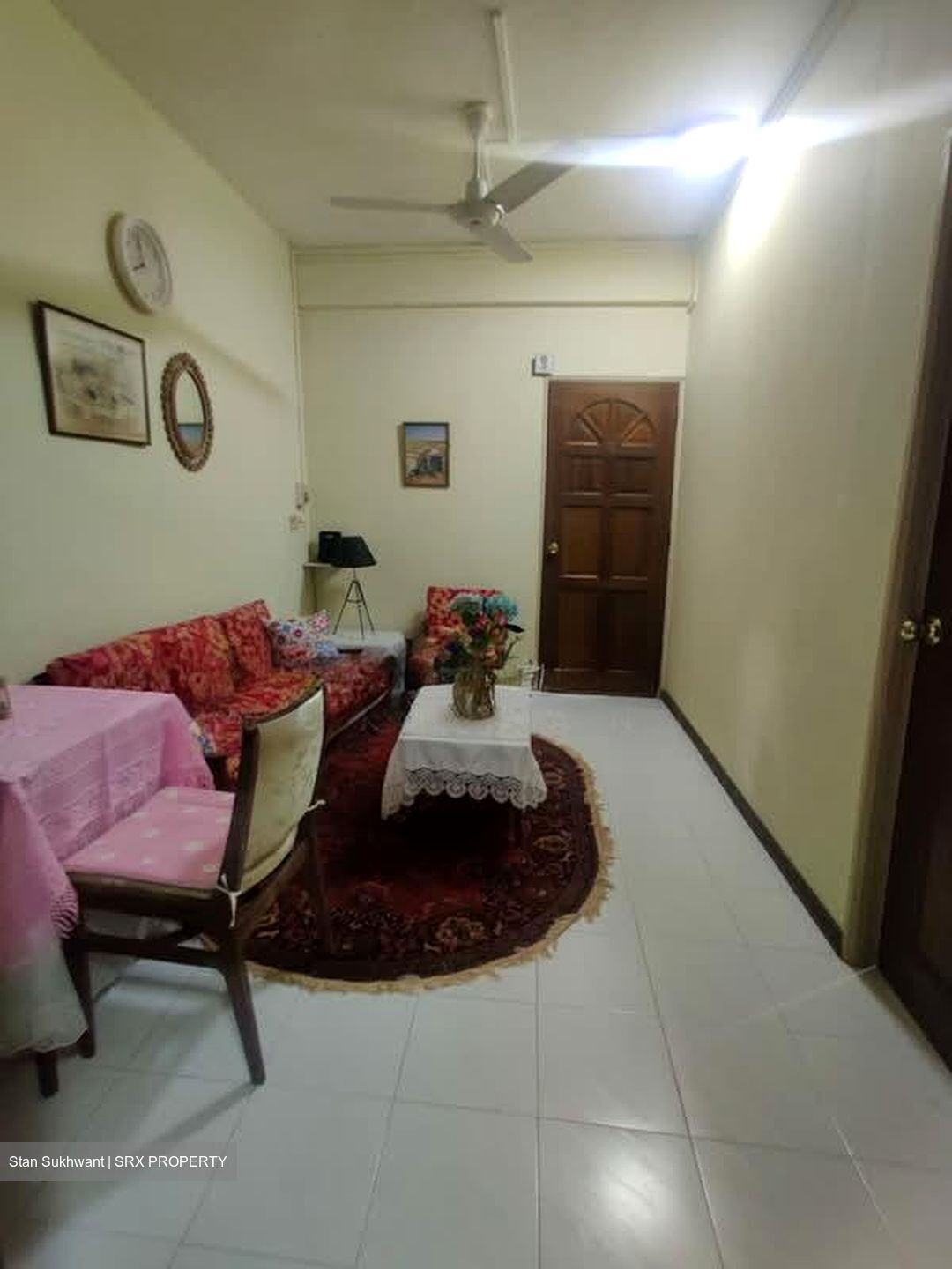 Sennett Terrace (D16), Terrace #566196701